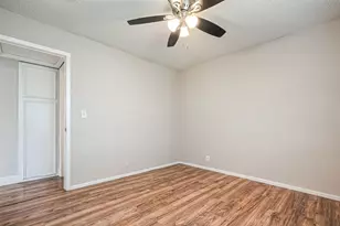 8430 Round Rock Dr, Houston, TX 77049 - Photo 24