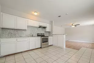 8430 Round Rock Dr, Houston, TX 77049 - Photo 18