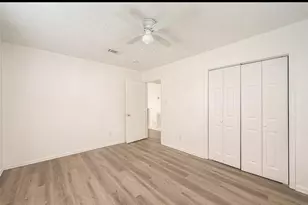 8430 Round Rock Dr, Houston, TX 77049 - Photo 4