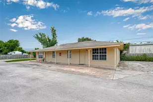 8430 Round Rock Dr, Houston, TX 77049 - Photo 2