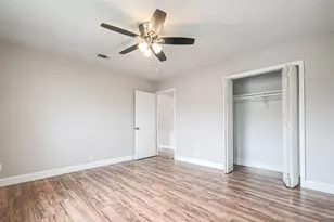 8430 Round Rock Dr, Houston, TX 77049 - Photo 8