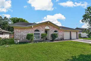 2305 Kingsway Dr, League City, TX 77573 - Photo 1