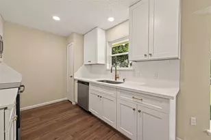 2305 Kingsway Dr, League City, TX 77573 - Photo 8