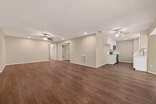 2305 Kingsway Dr, League City, TX 77573 - Photo 6