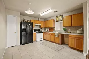5247 Panay Park Dr, Houston, TX 77048 - Photo 10