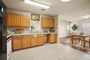5247 Panay Park Dr, Houston, TX 77048 - Photo 8