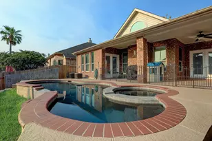 313 Marina Oaks Ct, League City, TX 77565 - Photo 2