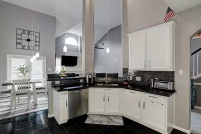 313 Marina Oaks Court, League City, TX 77565 - Photo 10