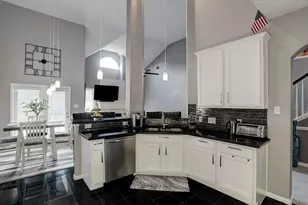 313 Marina Oaks Ct, League City, TX 77565 - Photo 10