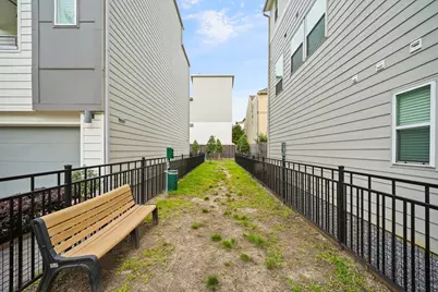 2709 Clinton Drive, Houston, TX 77020 - Photo 38