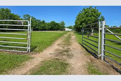 1115 Delany Road, La Marque, TX 77568 - Photo 2