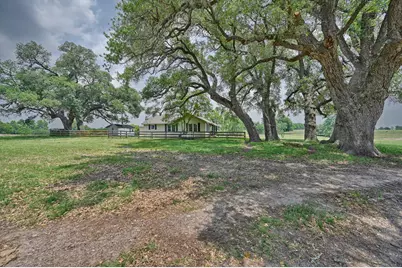 7009 Sandy Hill Road, Brenham, TX 77833 - Photo 14