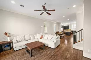 2423 Beall St, Houston, TX 77008 - Photo 8