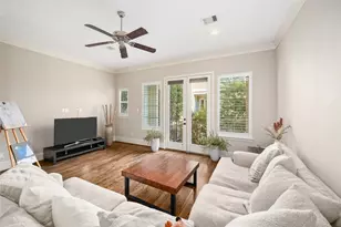 2423 Beall St, Houston, TX 77008 - Photo 2