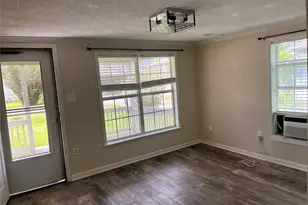 208 E Pecan Ln, Clute, TX 77531 - Photo 8