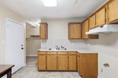 817 Chihuahua Street, Lockhart, TX 78644 - Photo 14