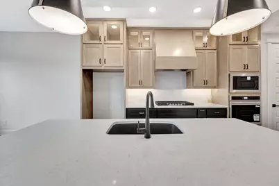 16021 Hayes Park Drive, Houston, TX 77079 - Photo 16