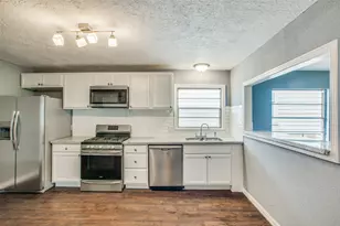 419 E 42nd St, Houston, TX 77022 - Photo 6