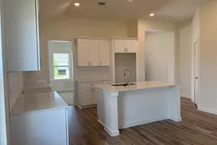 8327 Amber Summit Ln, Angleton, TX 77515 - Photo 2