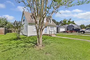 1005 N Main St, Dayton, TX 77535 - Photo 2