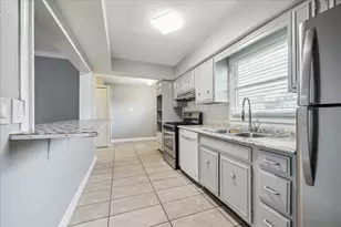 5237 Maple St, Bellaire, TX 77401 - Photo 4