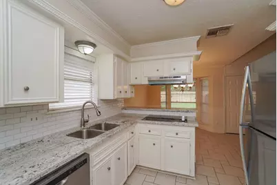 10639 Tenneta Drive, Houston, TX 77099 - Photo 14