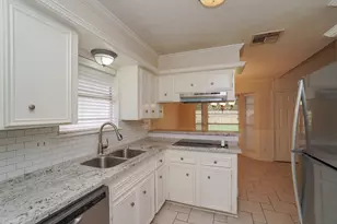 10639 Tenneta Dr, Houston, TX 77099 - Photo 14