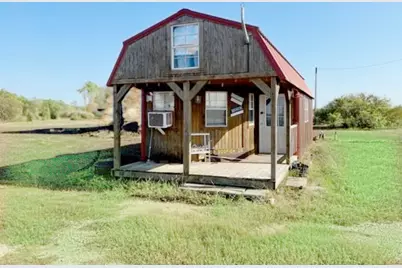 103 Dogfish, Palacios, TX 77465 - Photo 2