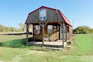 103 Dogfish, Palacios, TX 77465 - Photo 2