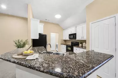 411 Shawnee Drive, Conroe, TX 77316 - Photo 8
