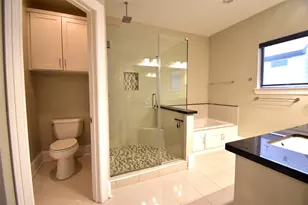 1538 W 23rd St, Houston, TX 77008 - Photo 16