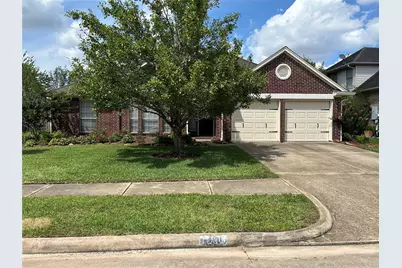 1203 Lake Shore Drive, Pearland, TX 77581 - Photo 2