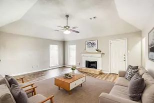 21035 Carmel Valley Dr, Katy, TX 77449 - Photo 4