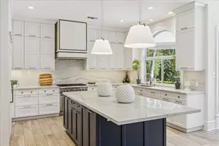 608 Little John Ln, Houston, TX 77024 - Photo 6