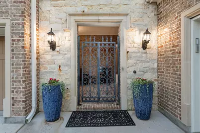 119 W Cresta Bend Place, Spring, TX 77389 - Photo 2