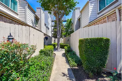 1829 Augusta Drive #31, Houston, TX 77057 - Photo 28