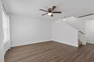 10 Jenny Wren Ct, The Woodlands, TX 77382 - Photo 12