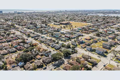 4919 Austin Drive, Galveston, TX 77551 - Photo 32