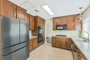 10215 Tablerock Dr, Houston, TX 77064 - Photo 10