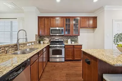 888 Fisher Street, Houston, TX 77018 - Photo 6