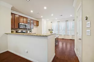 888 Fisher St, Houston, TX 77018 - Photo 10
