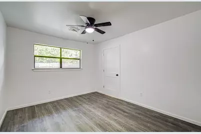 816 Glen Hollow Drive, Conroe, TX 77385 - Photo 14