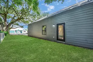 605 E Murrill Ave, Baytown, TX 77520 - Photo 28