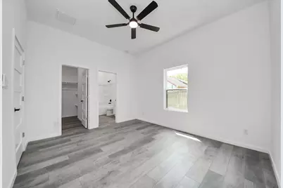 605 E Murrill Ave, Baytown, TX 77520 - Photo 22