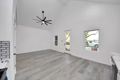 605 E Murrill Ave, Baytown, TX 77520 - Photo 12