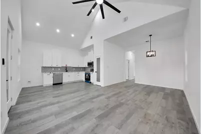 605 E Murrill Ave, Baytown, TX 77520 - Photo 8