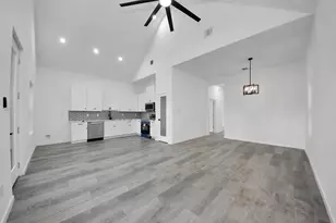 605 E Murrill Ave, Baytown, TX 77520 - Photo 8