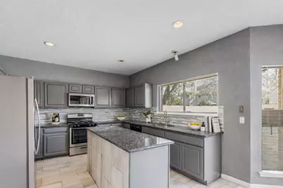 16415 Dawncrest Way, Sugar Land, TX 77498 - Photo 8