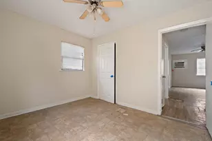 7410 Lindencrest St, Houston, TX 77061 - Photo 38