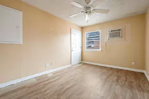 7410 Lindencrest St, Houston, TX 77061 - Photo 30